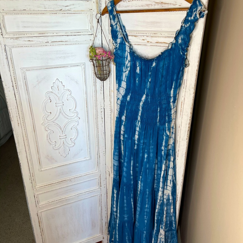 Social Threads maxi blue tie-dye dress